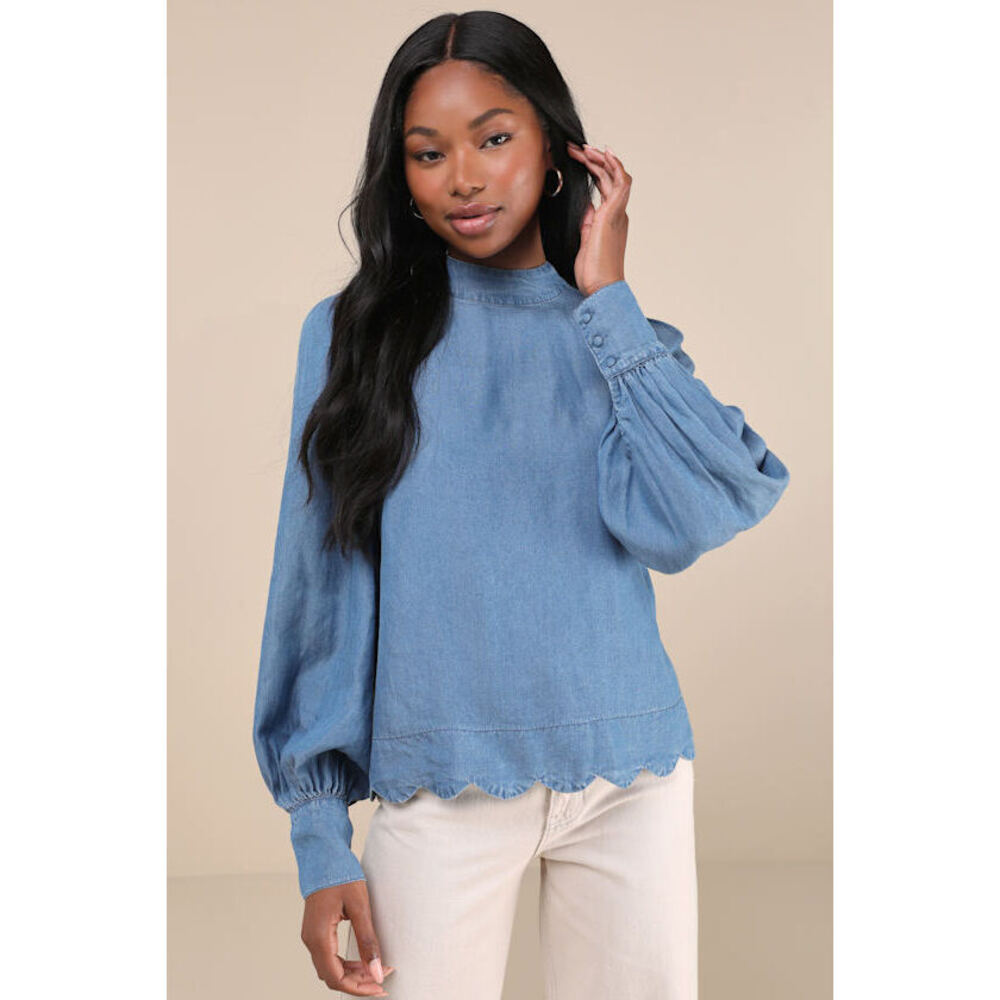 NWT Unique Confidence Blue Chambray Long Sleeve Mock Neck Top